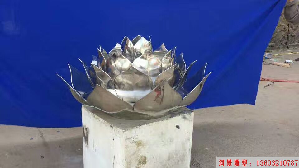 不锈钢荷花雕塑 (2)