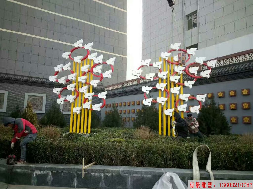 不锈钢飞鸽雕塑
